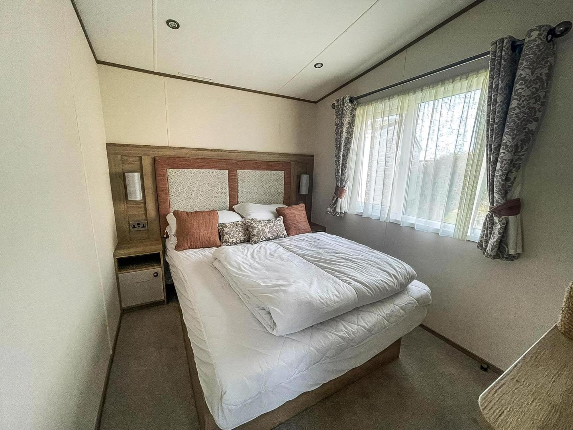 Stunning 8 Berth Caravan With Decking At Kessingland Beach Ref 90017D Benacre Zewnętrze zdjęcie